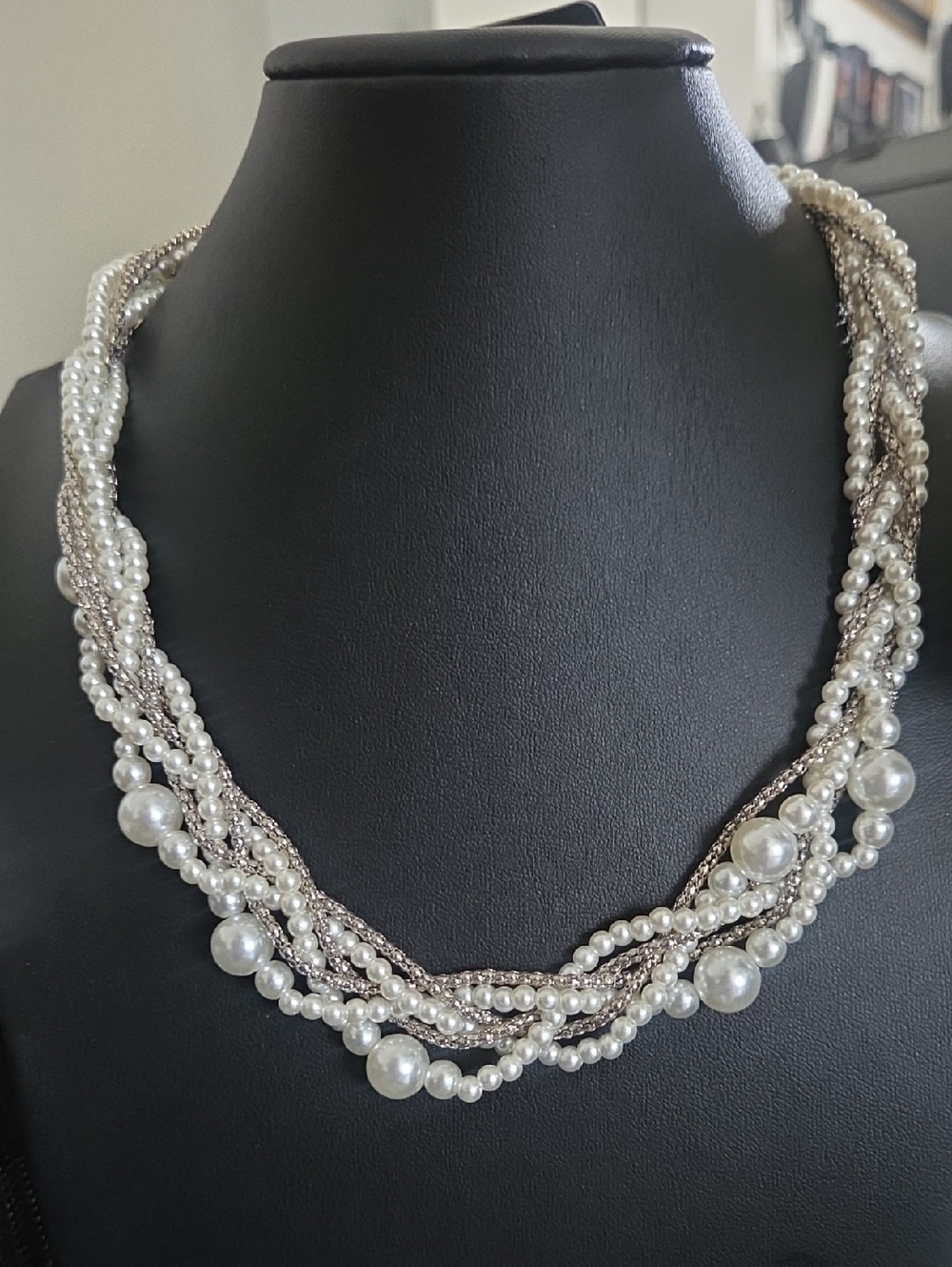 Paparazzi Royal Reminiscence White Necklace NWT